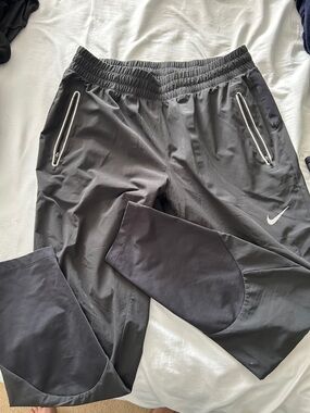 Nike light weight Dark running Performance Track Pants with Zipper Pockets